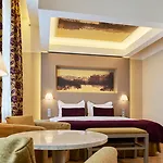 Opera Hotel