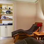 Opera Hotel