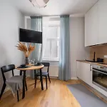 New! Quiet Studio With Elevator, 9 Min Walk To Old Town