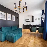 Old Town 1-Bedroom Apartment