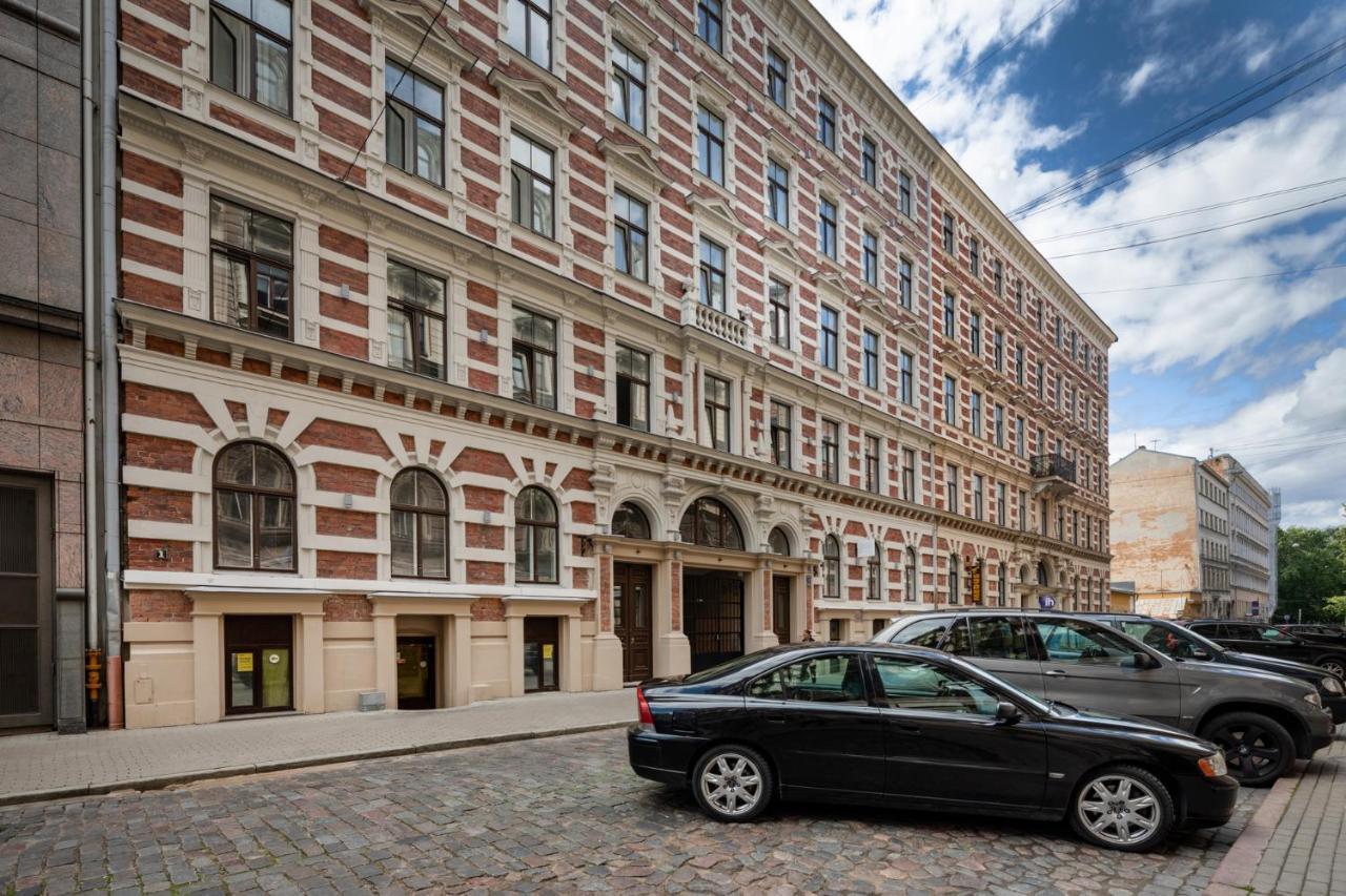 Modern Design In Center Korter
