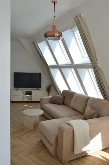 Butas Luxury With A Balcony And View In Old Town