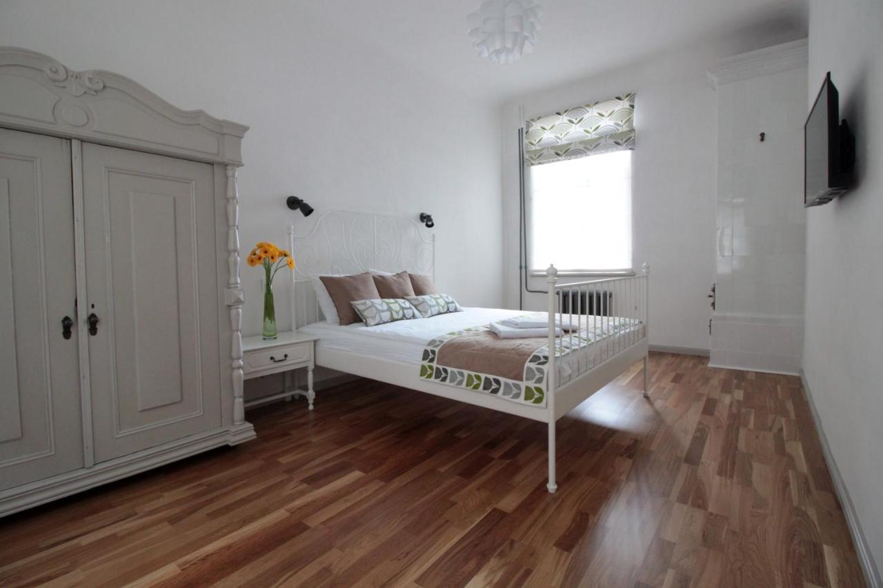 Căn hộ Charming 1br With Bath In Quiet Center Of *
