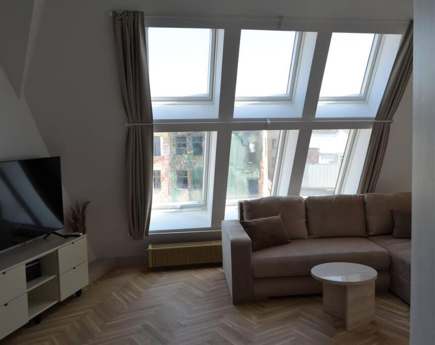 Luxury With A Balcony And View In Old Town *
