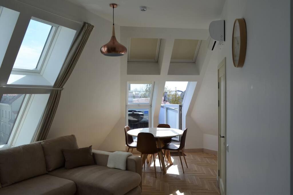 Luxury With A Balcony And View In Old Town Butas
