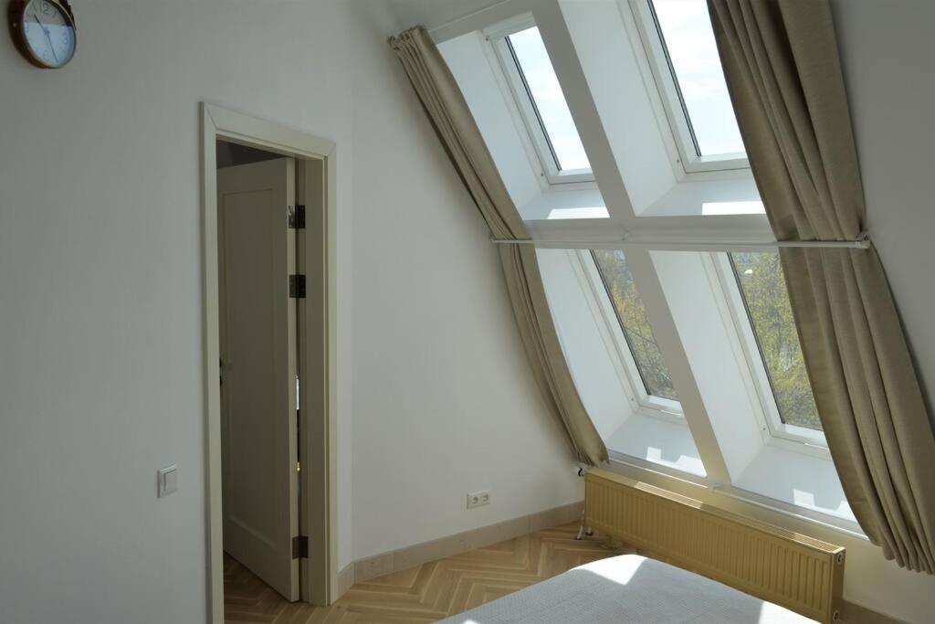 Luxury With A Balcony And View In Old Town Riga