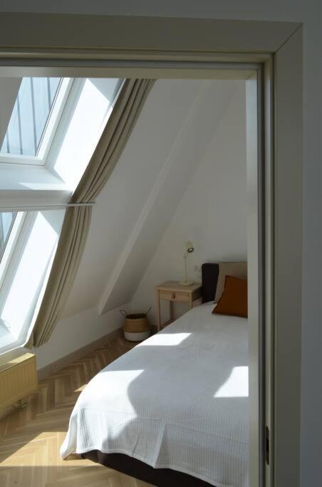 Luxury With A Balcony And View In Old Town Butas