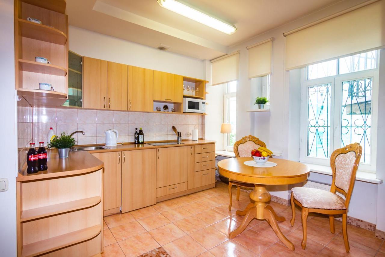 Classic Style In The Center Of Appartement