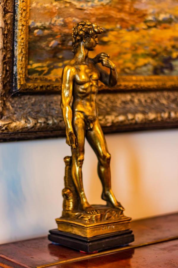 Classic Style In The Center Of Appartement *