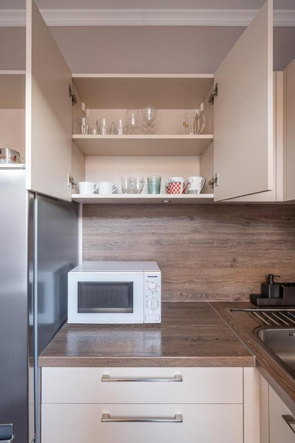 Stylish Latvian Classic 1-bedroom Near Center, Parks & Public Transport Links Appartement