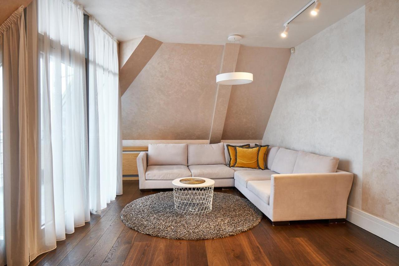 Emi Apartment