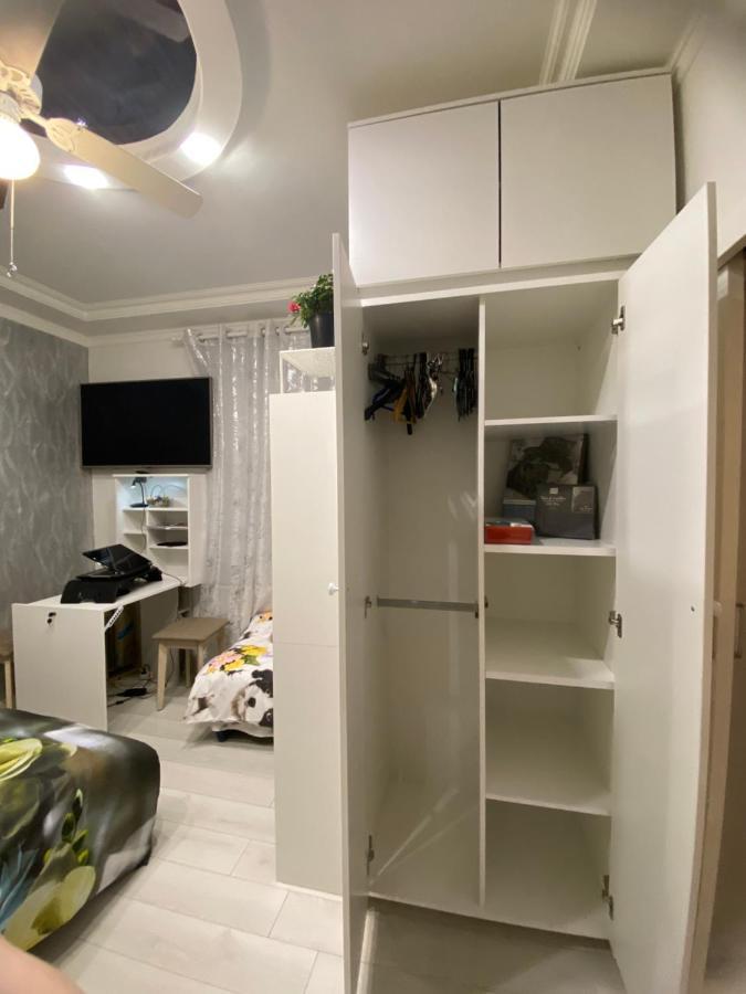 Frendly Flat Free Wifi & Parking Kitchen Equipment Cosy Huoneisto Riika