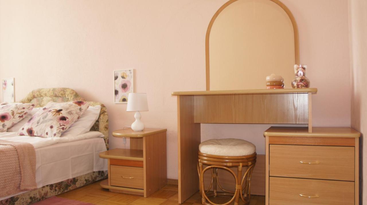Korter Cozy, Spacious Gertruda Self Chek In 20 Min To Old With Car 5 Min *