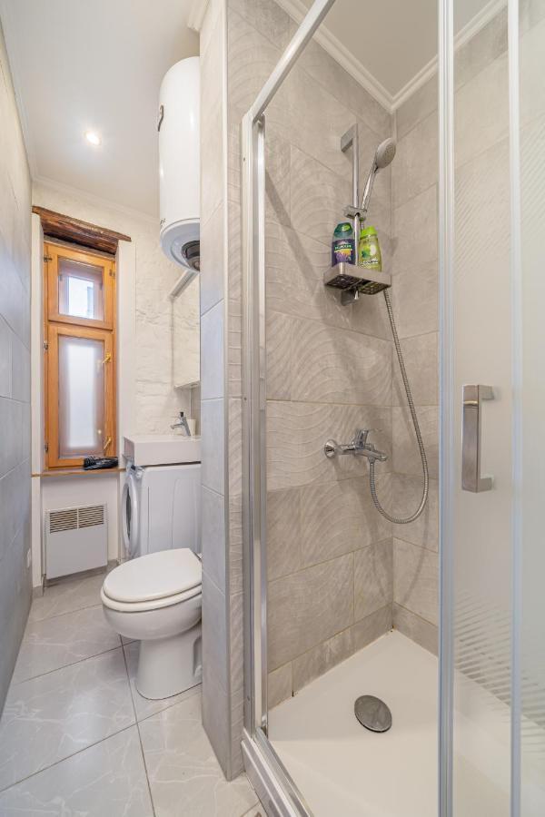 Top-floor With Courtyard View In Unesco Area, Murnieku Street Riga