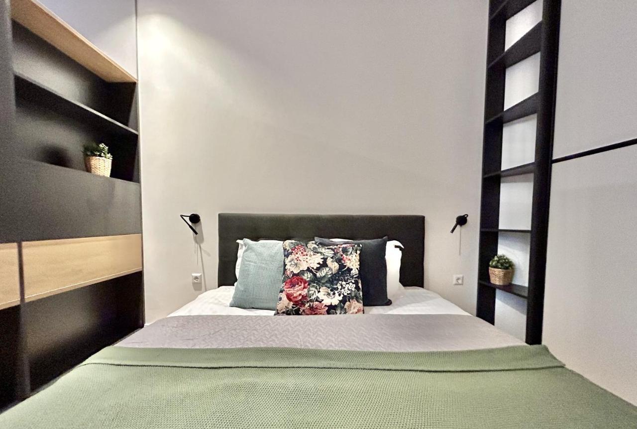 Apartment Harmony- Brand New & Cozy Very Center Of *