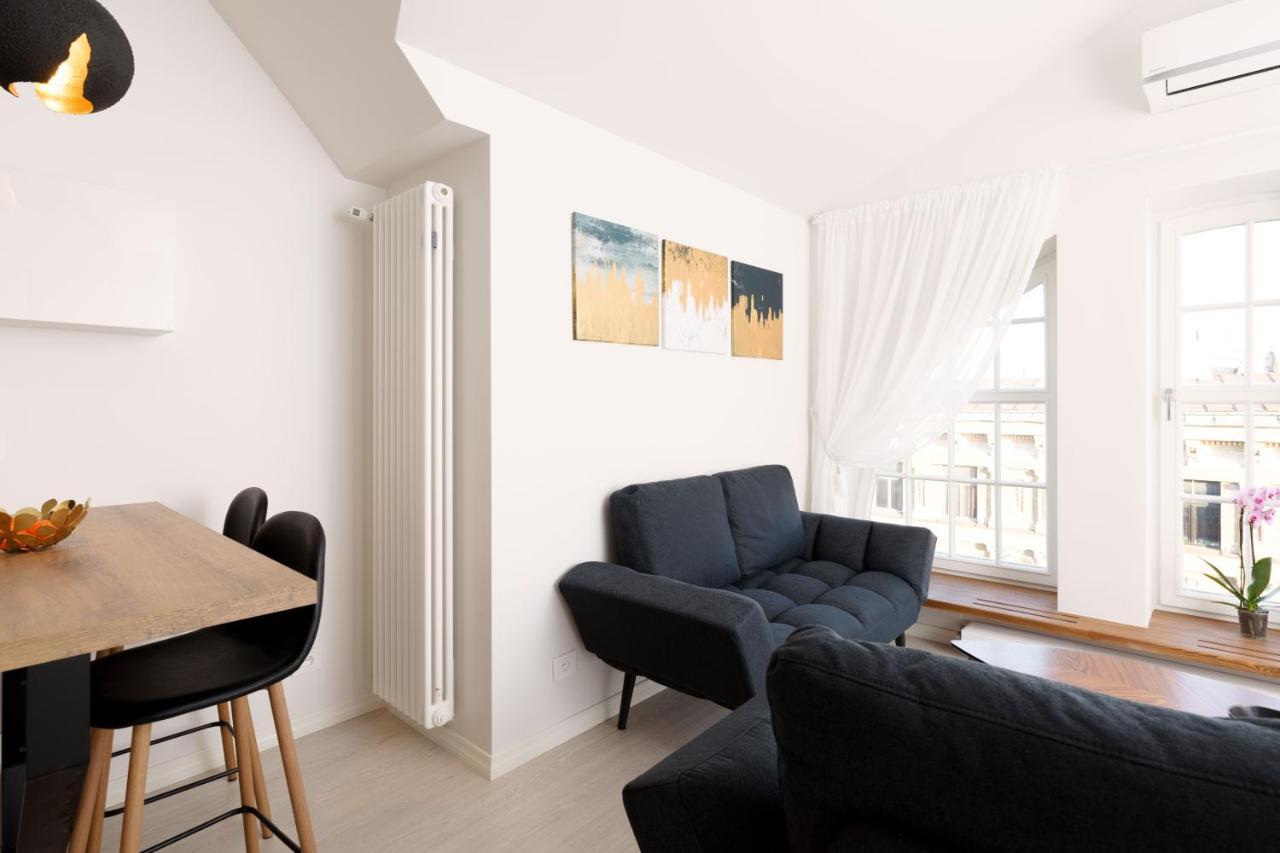 Bright Attic Flat In The Centre Apartment Riga