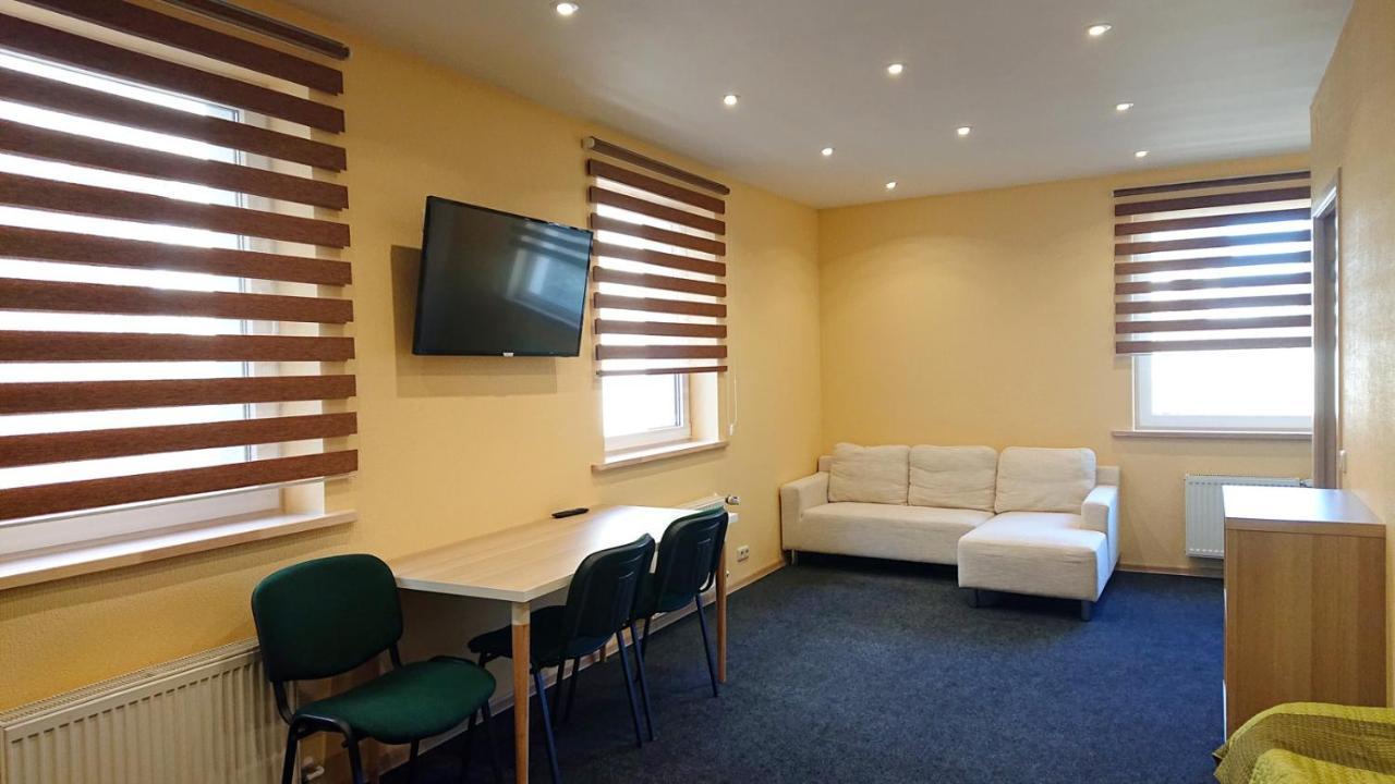 Center Quiet With Free Private Parking *