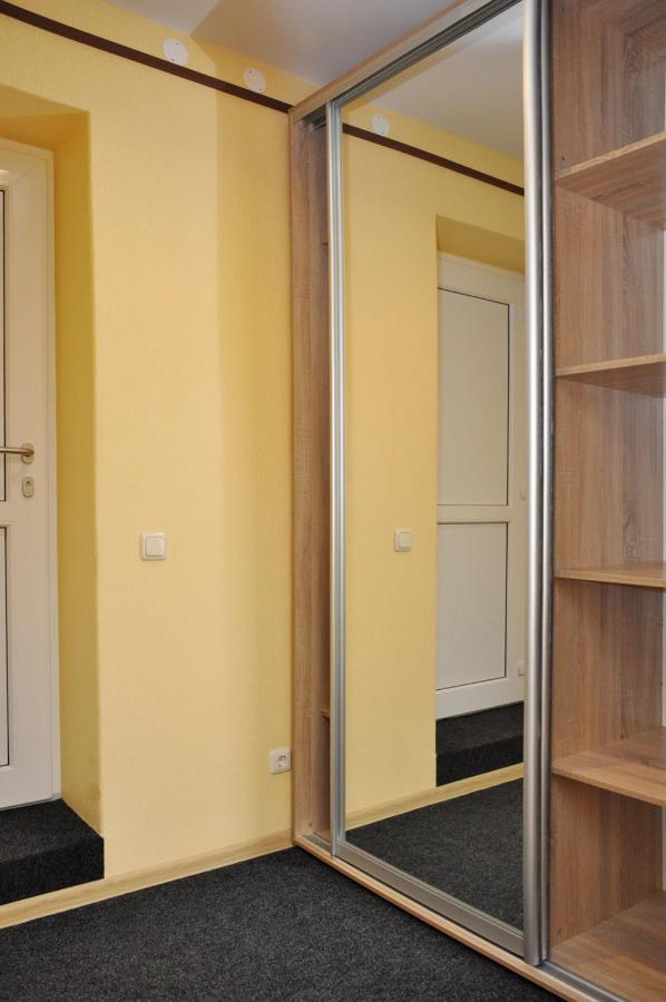 Center Quiet With Free Private Parking Riga