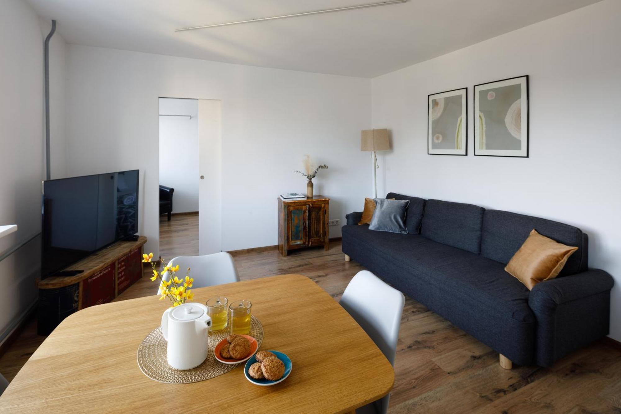 Brivibas Yard With Parking In Center Huoneisto