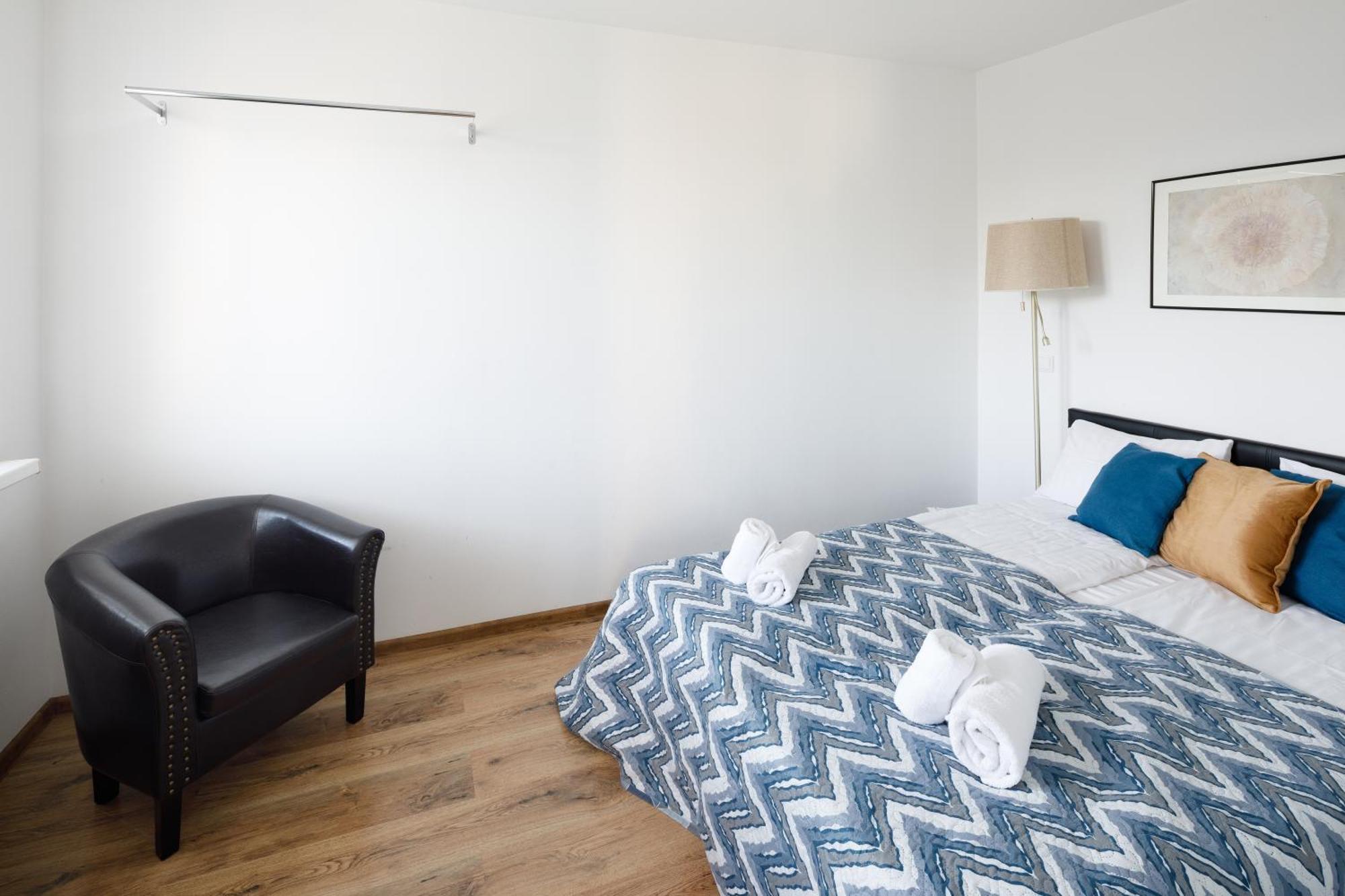 Brivibas Yard With Parking In Center Huoneisto *