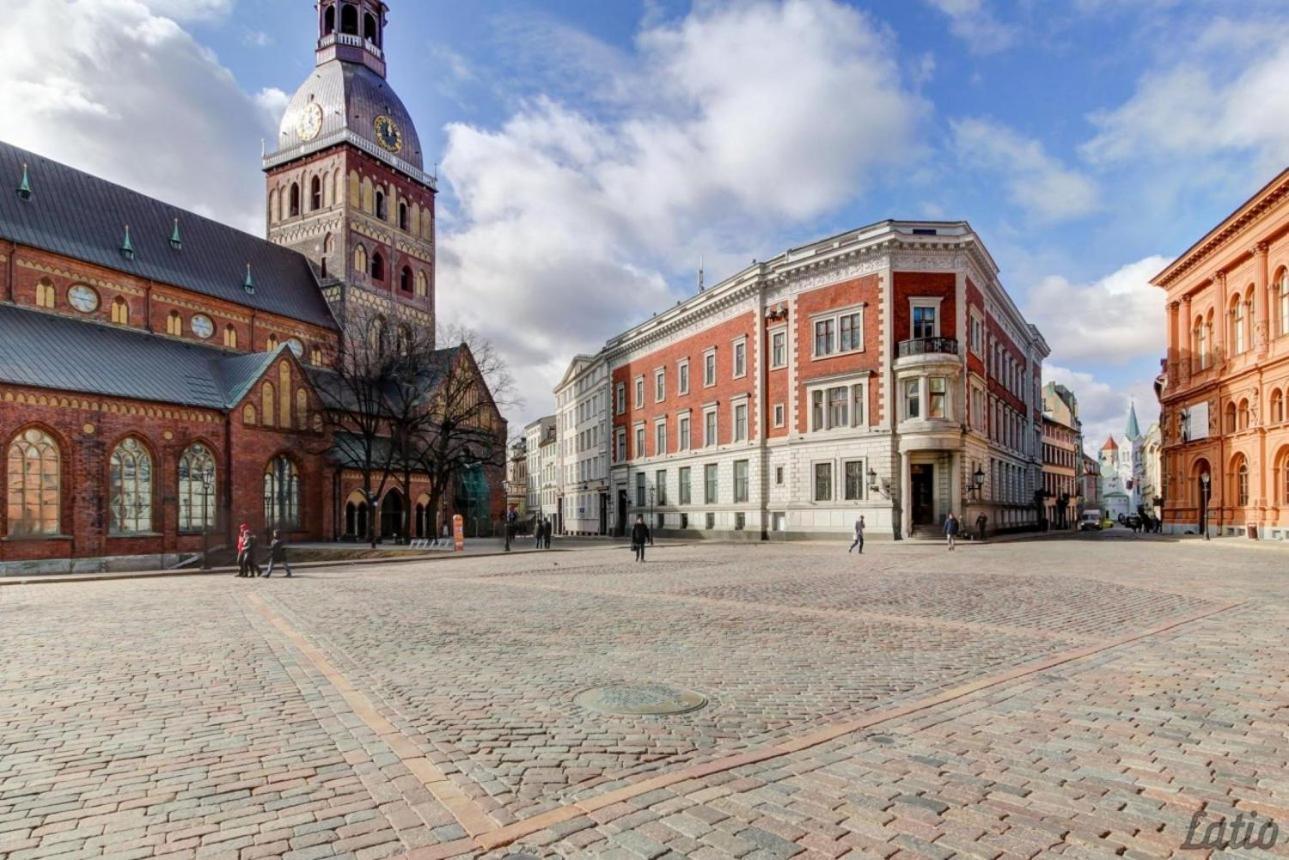 Old Town Jana Seta Butas *