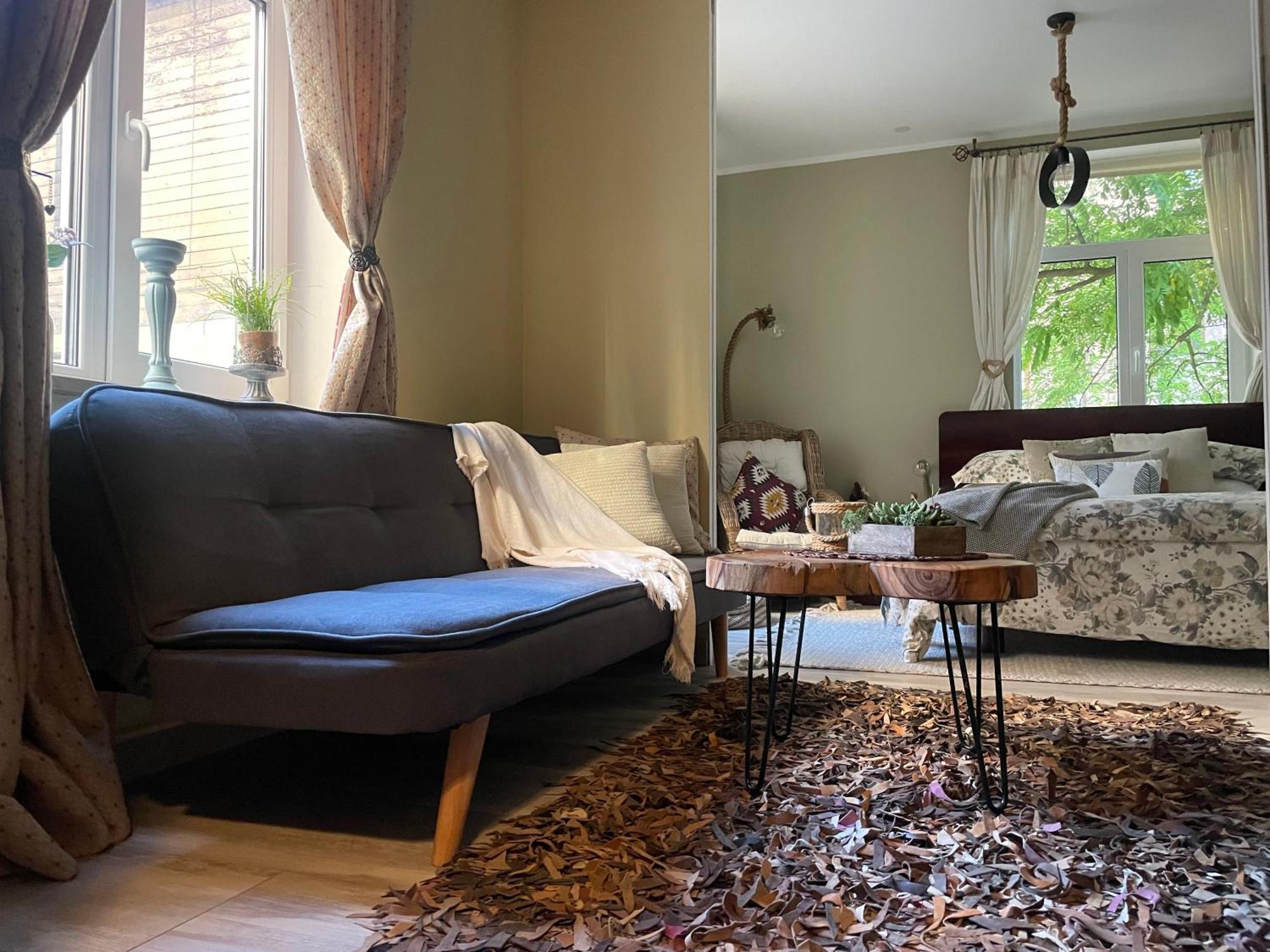 Butas Exquisite 1br Apts In Center W Parking *