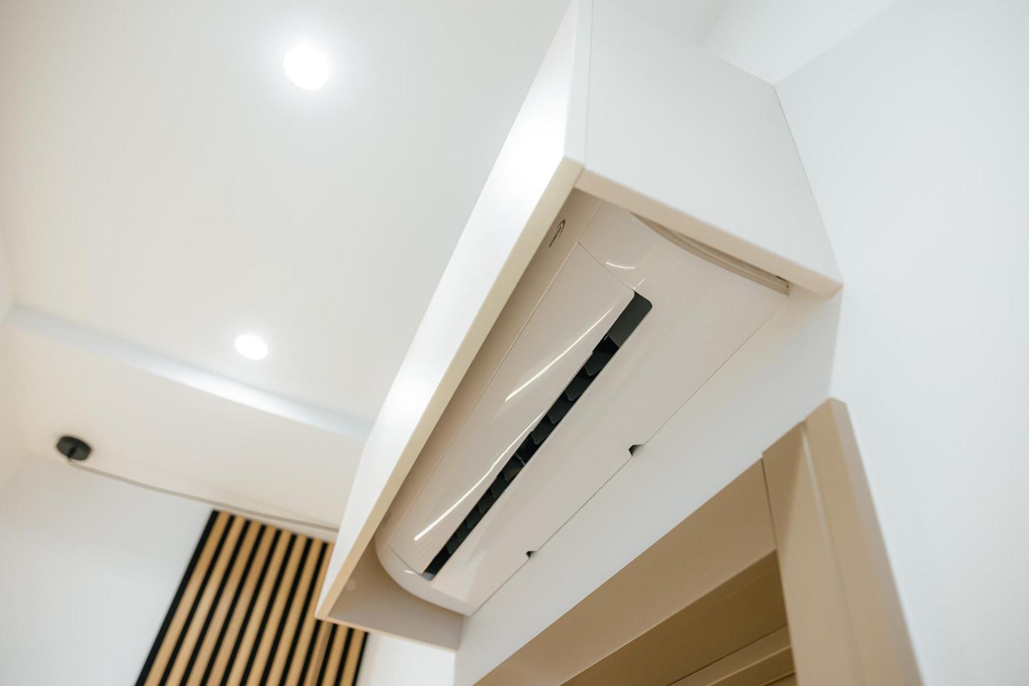 Opera With Air Conditioning In Location Apartment *
