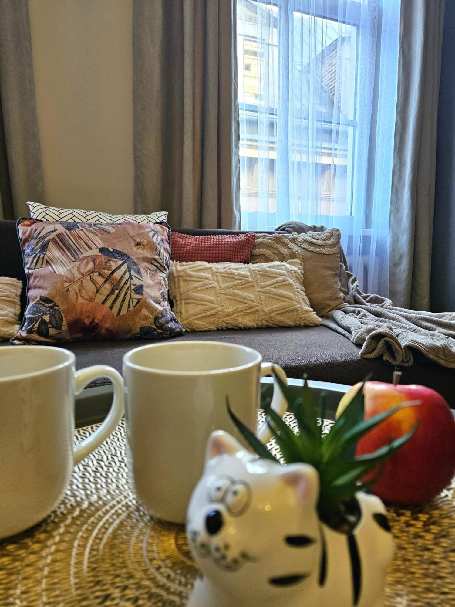 Apartment Heart Of Old 3 Bedroom By Dome Square