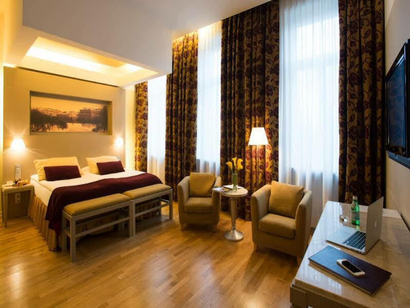 Hotell Opera 4*