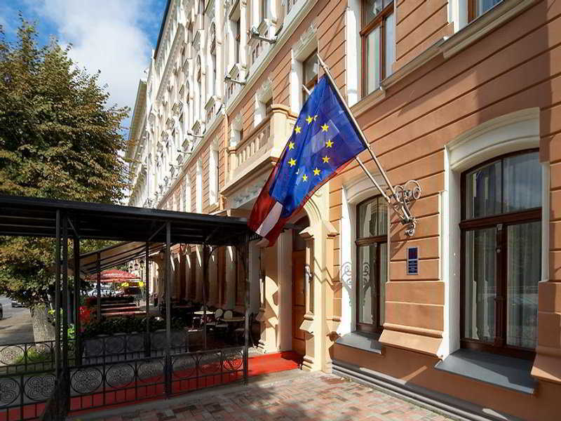 Opera Hotell