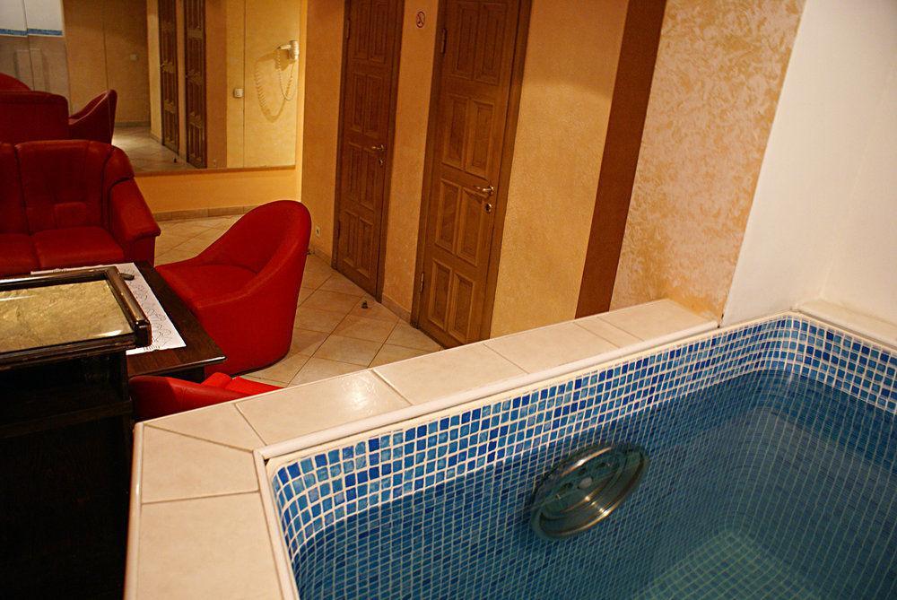 Irina Hotel