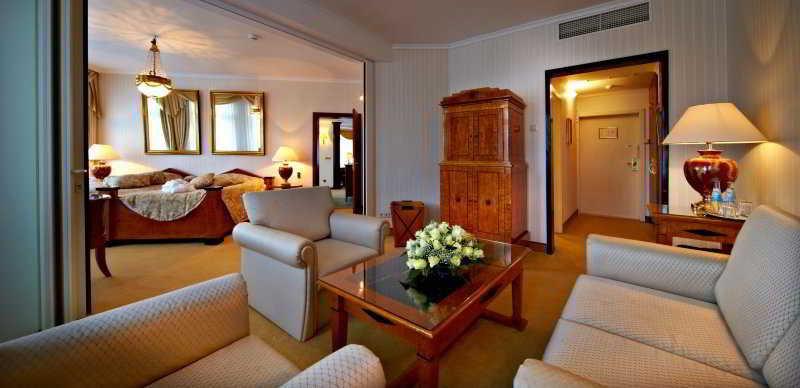 Roma 4* Riga