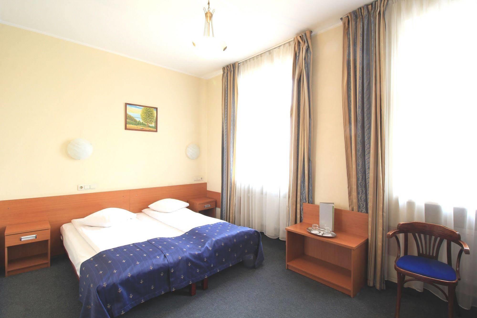 Irina Hotel 3*