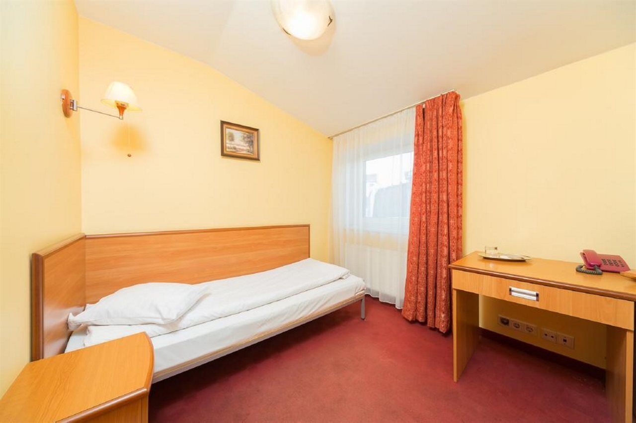 Irina Hotel