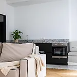 Miro Rooms French - Quiet Chic, Free Private Parking