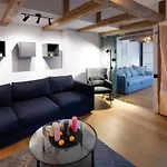Merkela Loft Apartment Beside Vermanes Park
