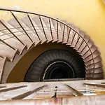 Big Design Apt - Sleeps 12 - Best Location