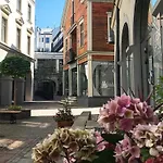 Bergs Bazaar Studio