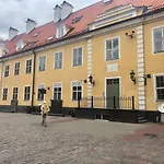 Ramer Tower Apartment In Old Town