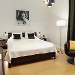Central Perk Apartments