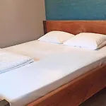 Old Town Cute Flat 2 Beds 2 Baths