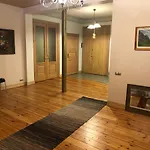 Classical Large Apartment On Alberta Street, Free Locked Parking