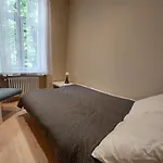 Cosy One Seperate Bedroom Apartment In City Center, Perfect For Family Trip.