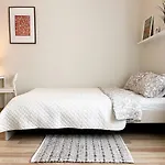 Cosy Apartment In Riga With Free Parking