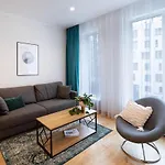 Riverside Design Apartment With Underground Private Parking