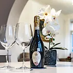 New Winwinstay Residence In Heart Of Old Town