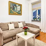 New Winwinstay Residence In Heart Of Old Town