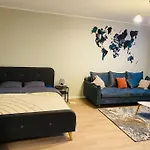 1-Bedroom Loft In Siena Tirgus