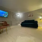 Budget Apartment In Old City