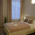 Romantic Studio Apt-Great Location- City Center-Free Parking-Self Check-In- Till Old Town 20 Min